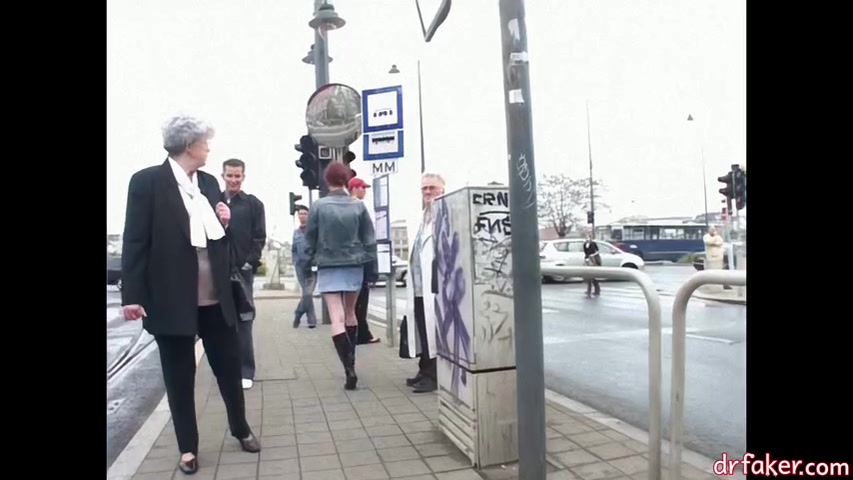 Jennifer Lawrence Shocking People Pissing on streets